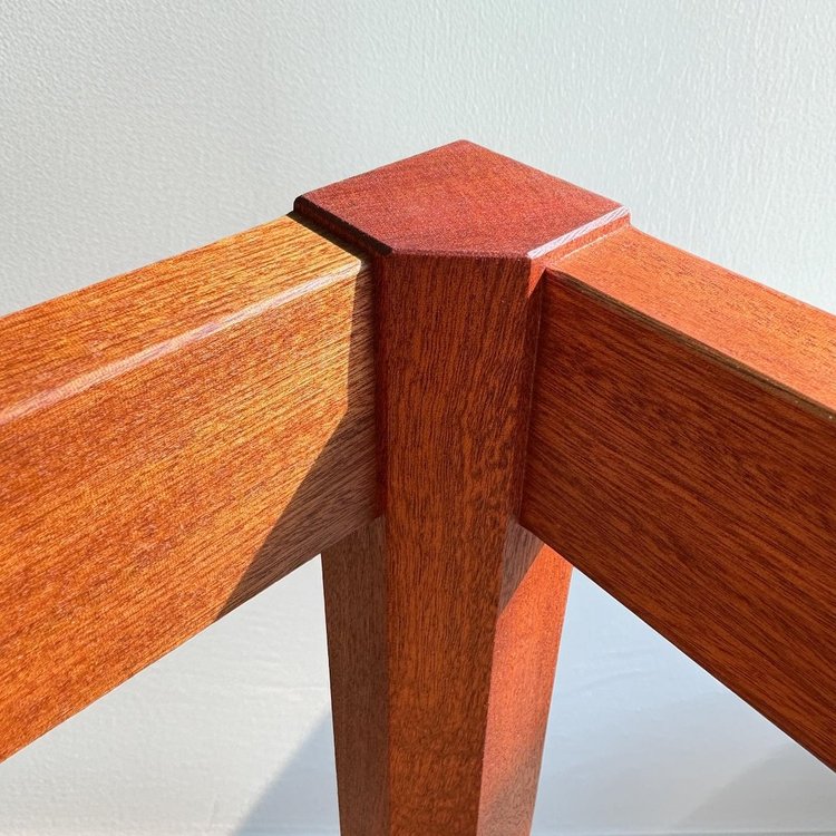 Bench corner detail photo